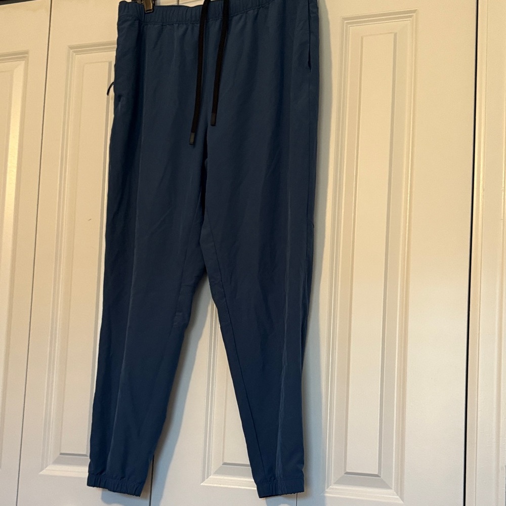 GAP Men's Navy Jogger Pants